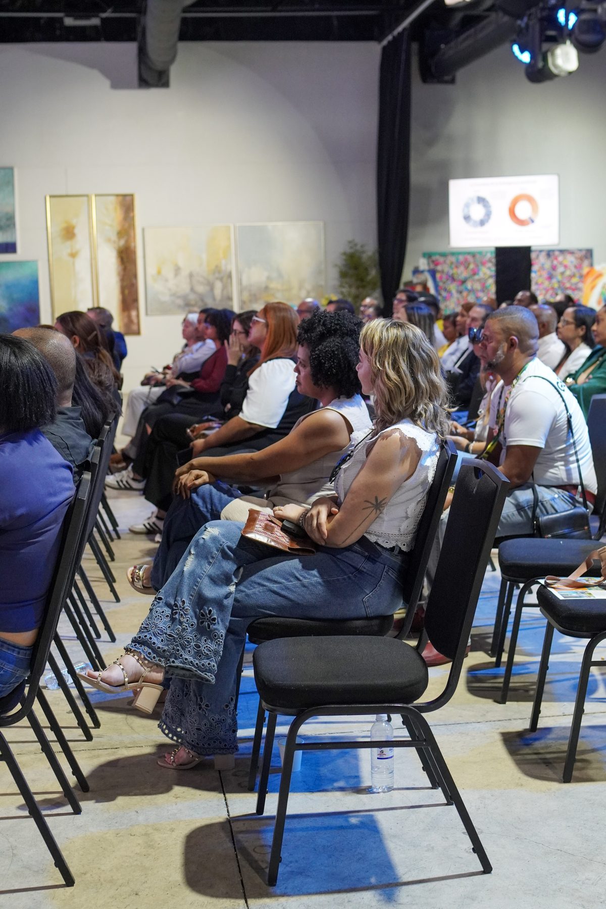 Audiencia durante el Foro Empresarial Puerto Plata, cobertura Presencia para Alicia Tarrazo
